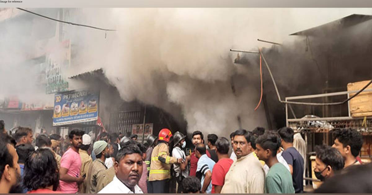 Maharashtra: Fire breaks out at shop in Thane's Mumbra